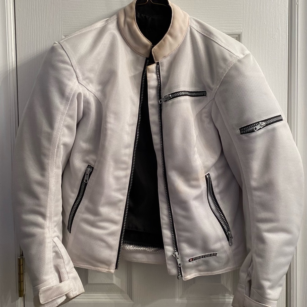 Motorcycle riding jacket